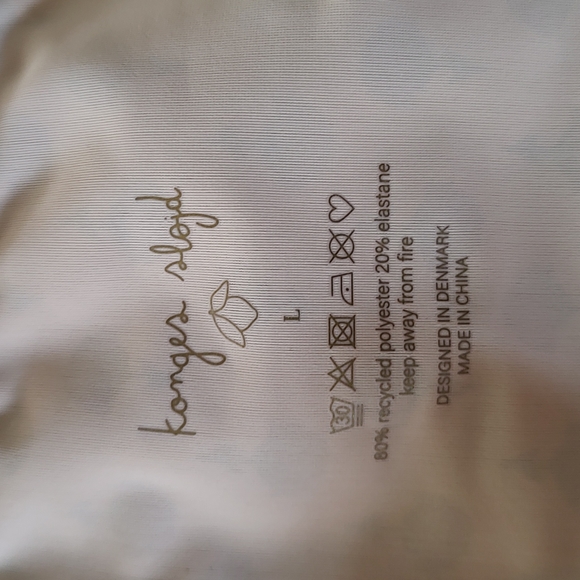 Cutest Bikini Bottoms Ever NWOT in Peony Poppy Flower - Picture 3 of 3